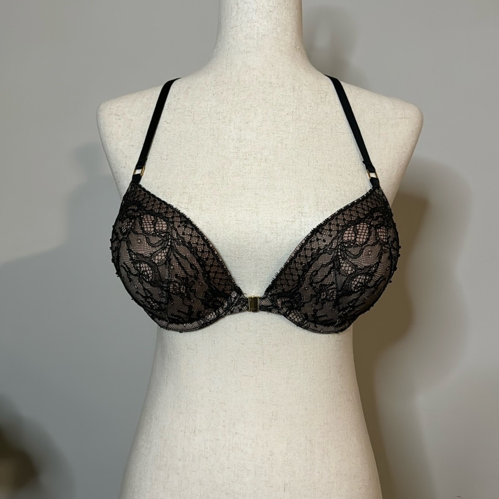Victoria’s Secret 34C Bombshell Plunge Lace Bra